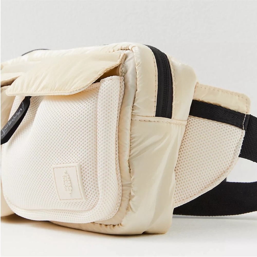 NWOT!! Free People Cream and Black Crossbody Bag - Picture 4 of 5